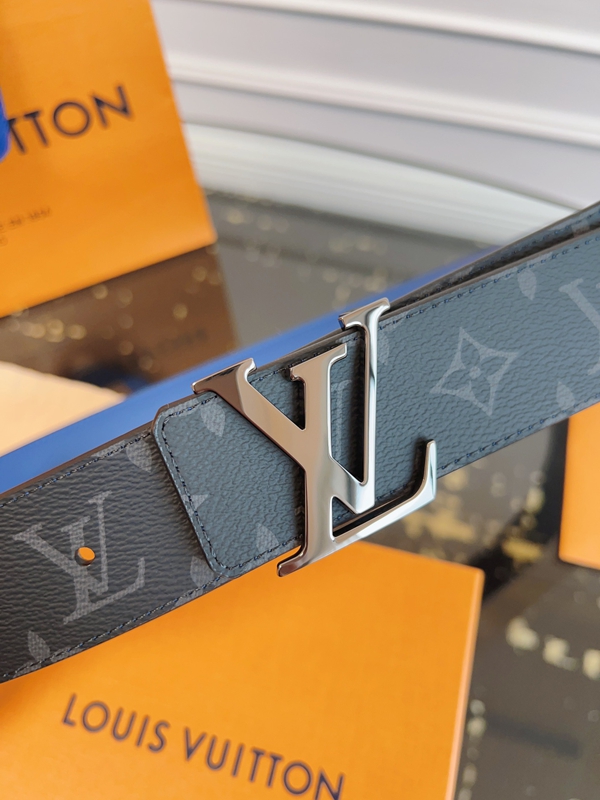 ルイヴィトンベルト背面デザイン